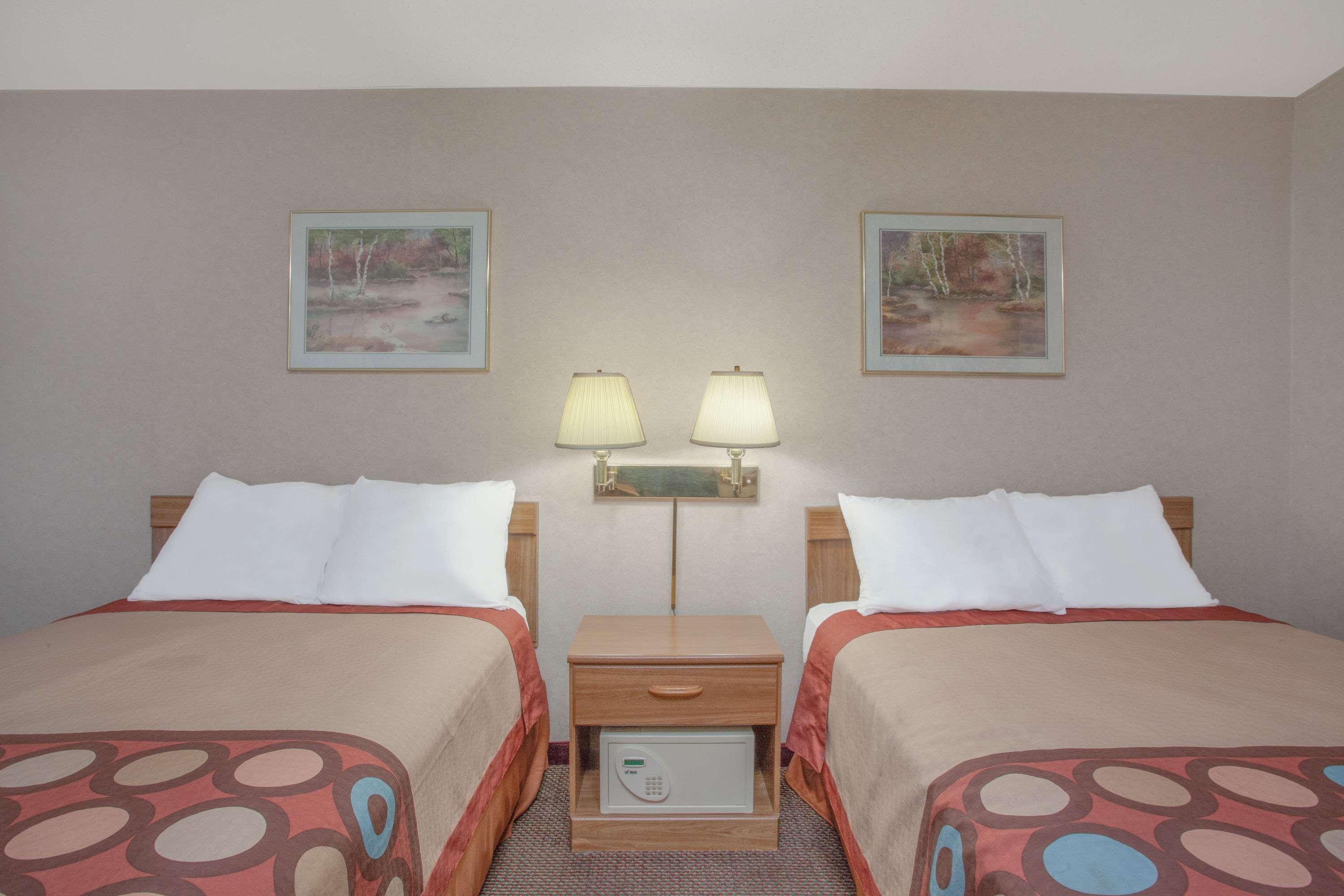 Super 8 By Wyndham Carlisle North Motel Dış mekan fotoğraf