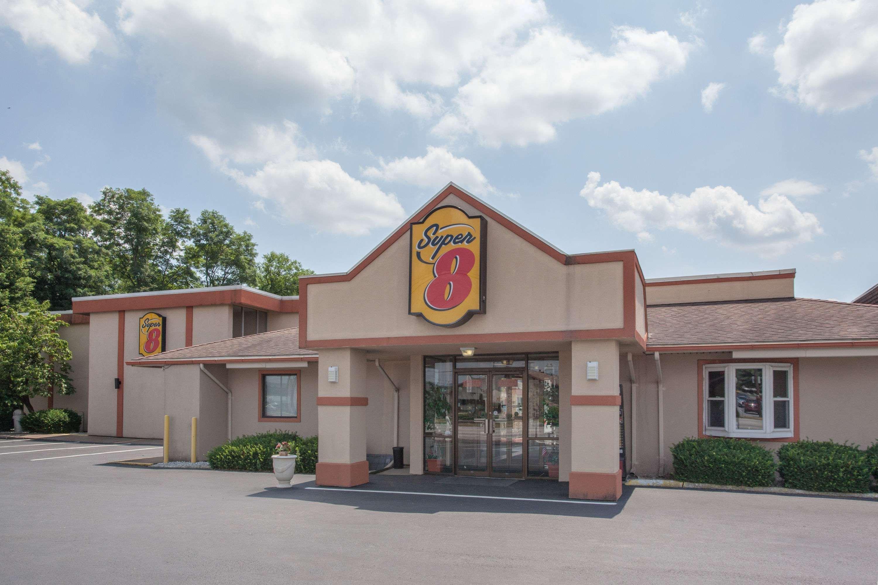 Super 8 By Wyndham Carlisle North Motel Dış mekan fotoğraf