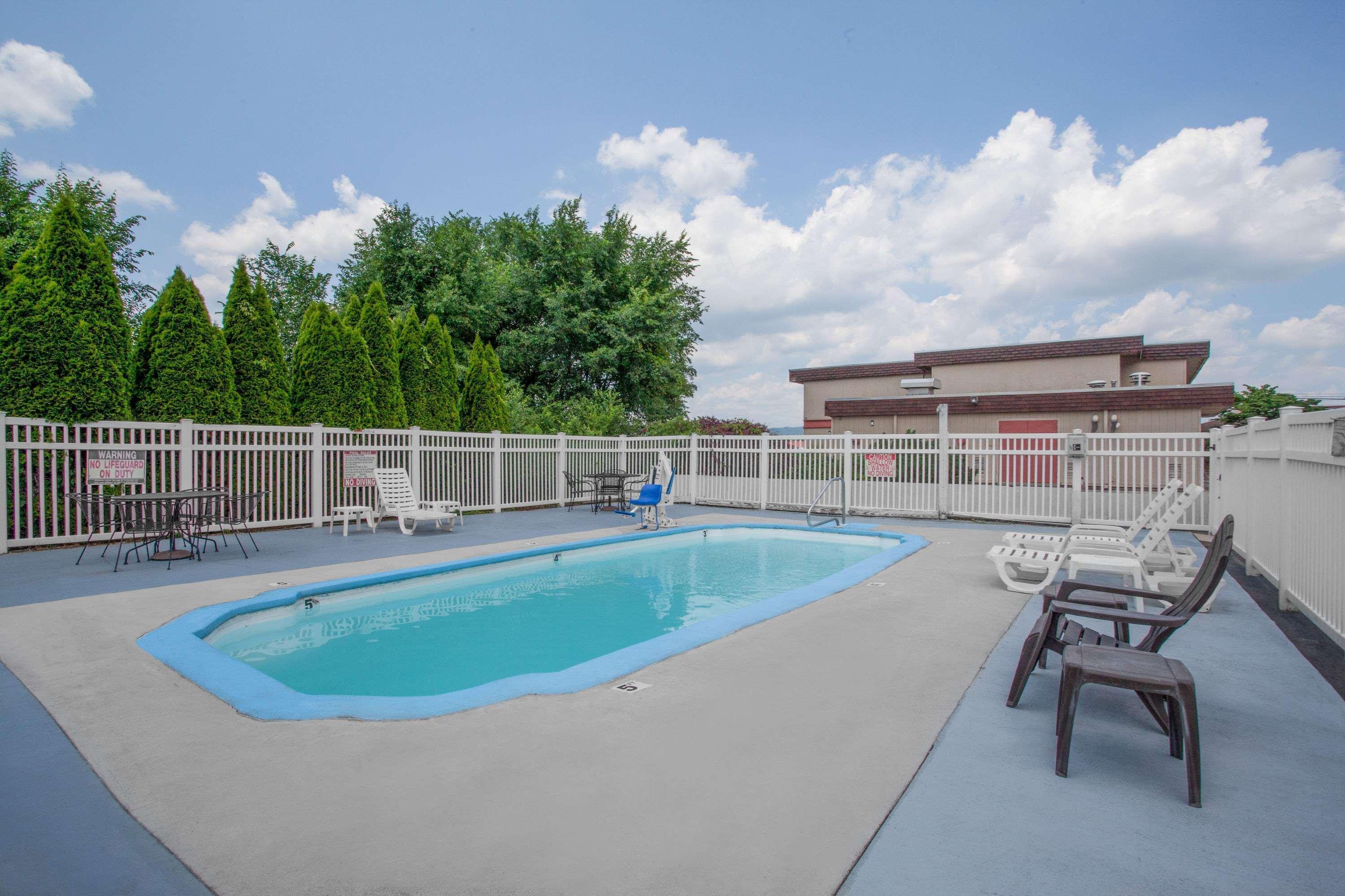Super 8 By Wyndham Carlisle North Motel Dış mekan fotoğraf