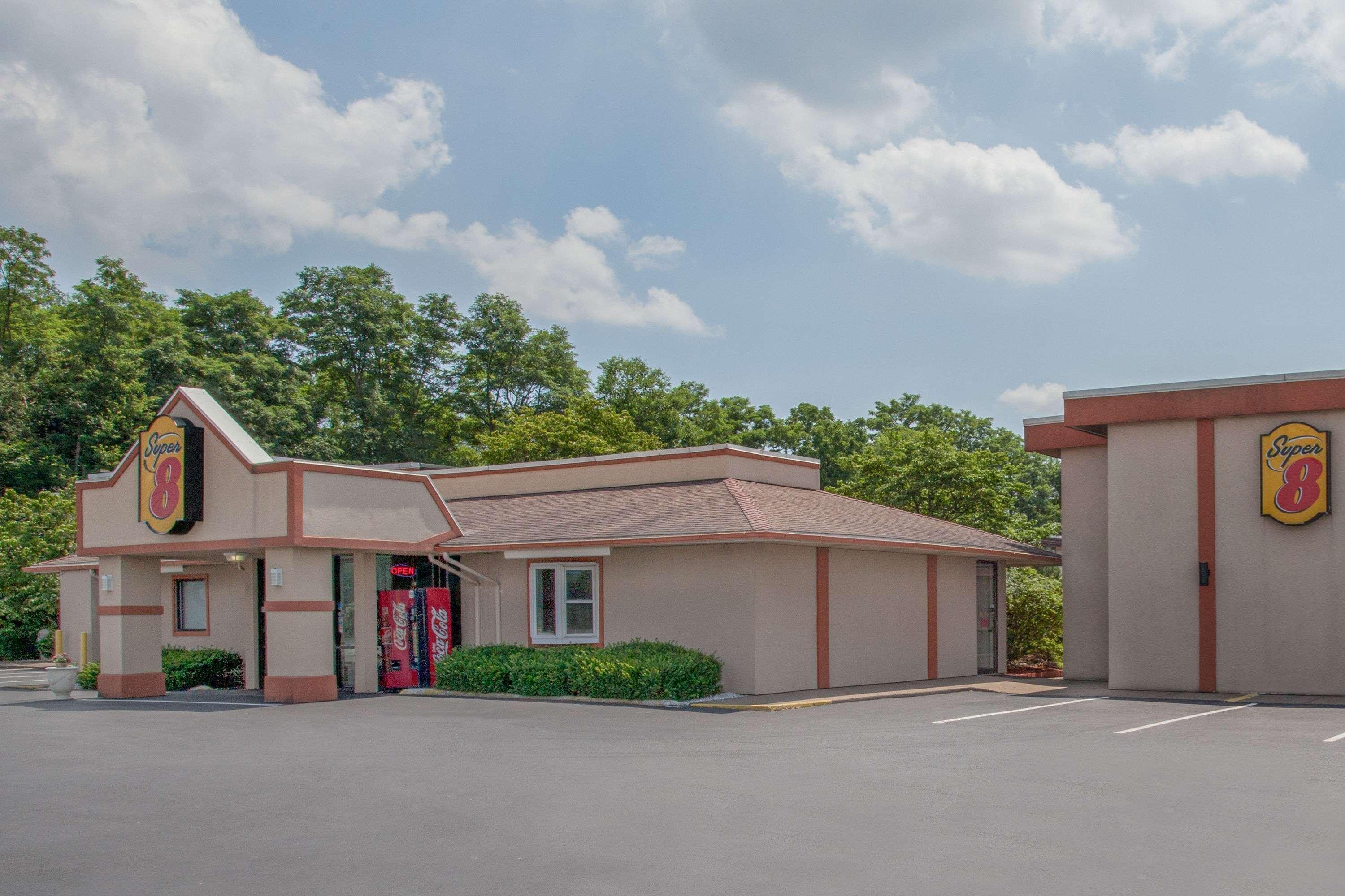 Super 8 By Wyndham Carlisle North Motel Dış mekan fotoğraf
